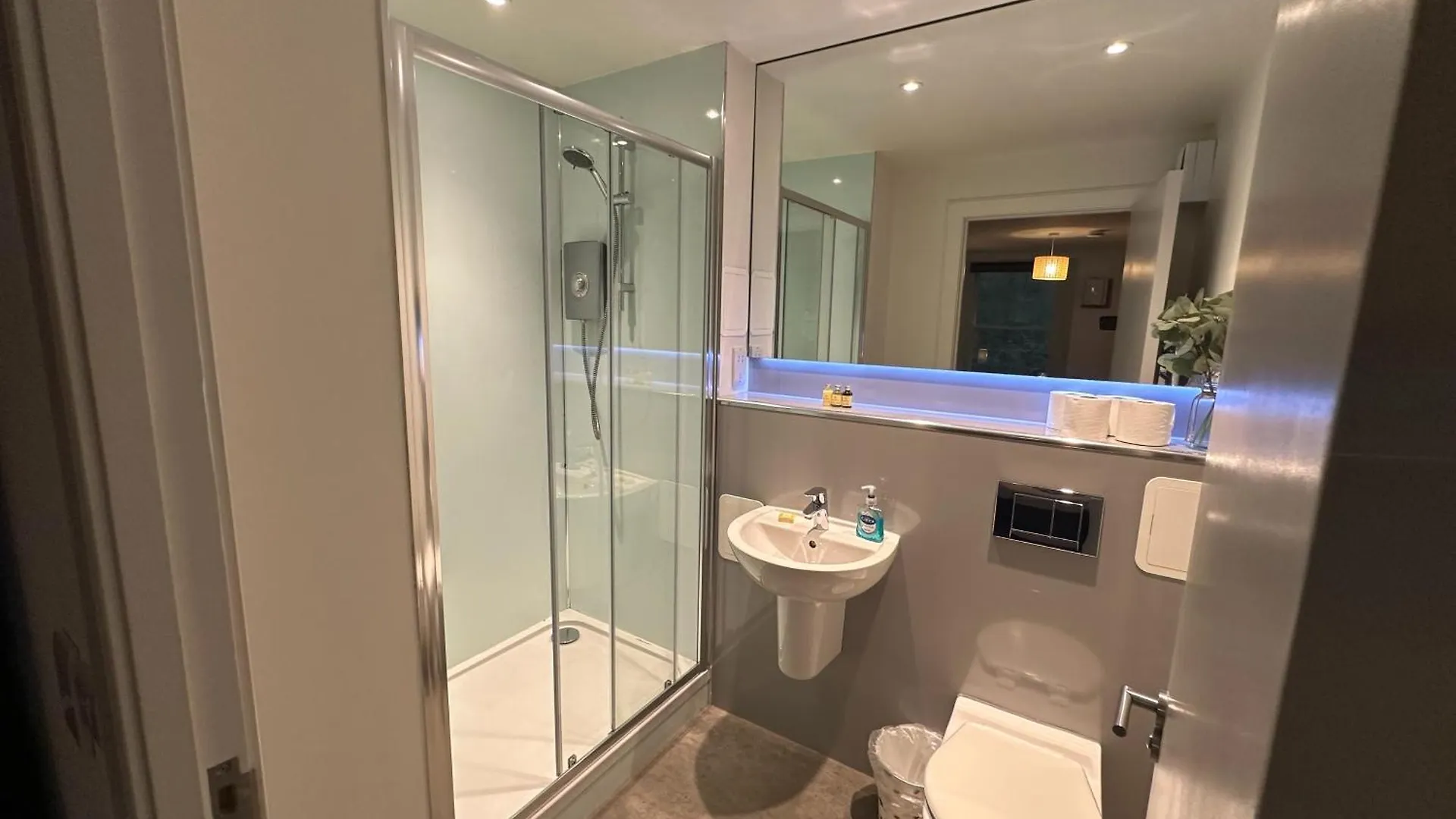 The Bristo Square Residence Edinburgh Apartment